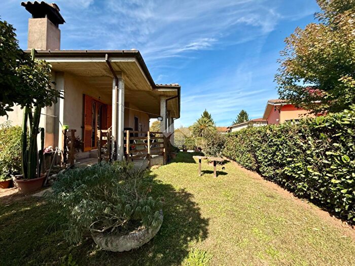 Casa quadrilocale in vendita in Contrada Fontana Camerata, Vasanello