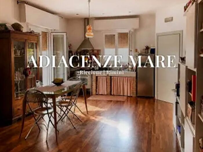 Appartamento con 6 locali in vendita in Viale Montefiore, Riccione