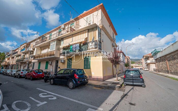 Appartamento quadrilocale in vendita in Via Agostino Bisazza, Messina