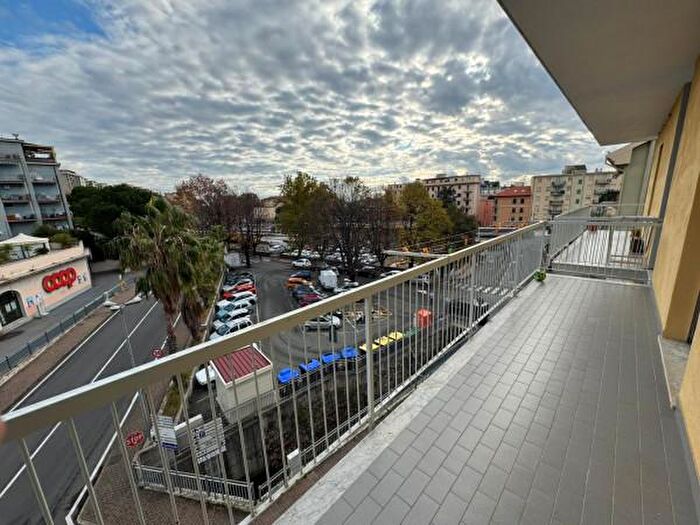 Appartamento quadrilocale in vendita in Via della Pace, Cogoleto