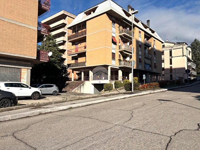 Appartamento trilocale in vendita in Via del Mandorlo, Terni