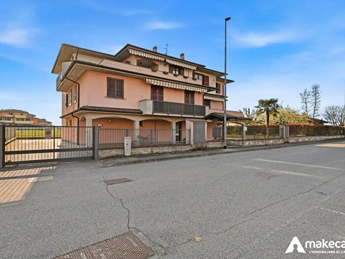 Appartamento quadrilocale in vendita in Via Ludovico Ariosto, Salerano Sul Lambro