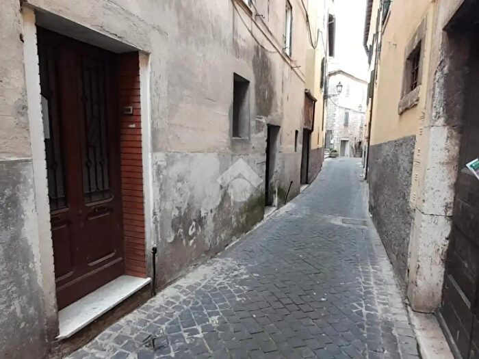 Appartamento trilocale in vendita in Corso Garibaldi, Alatri