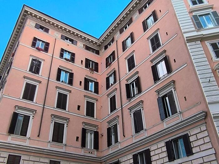 Appartamento quadrilocale in affitto in Sallustiano, Roma