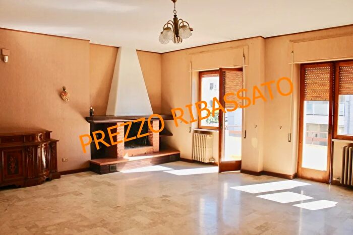 Appartamento con 7 locali in vendita in Via delle Grotte, Castellana Grotte