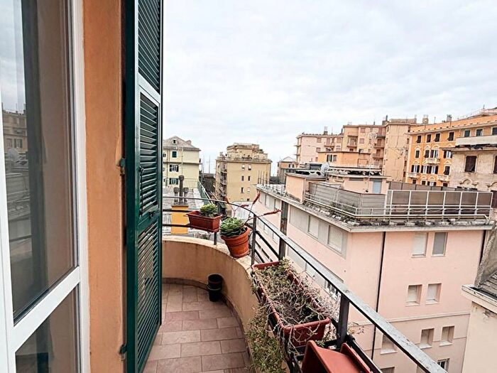 Appartamento con 5 locali in affitto in Via Gabriele Rossetti, Quarto, Genova