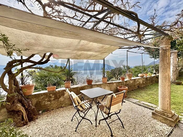 Casa con 6 locali in vendita in Via Vittorio Emanuele Donego, Cannero Riviera