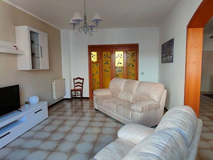 Appartamento trilocale in affitto in Via dellArco, Centro, Cinisi