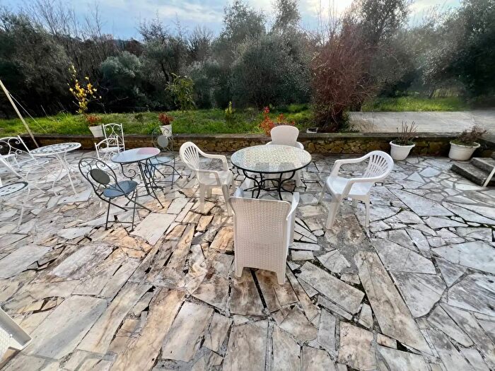 Casa con 5 locali in vendita in Deiva Marina