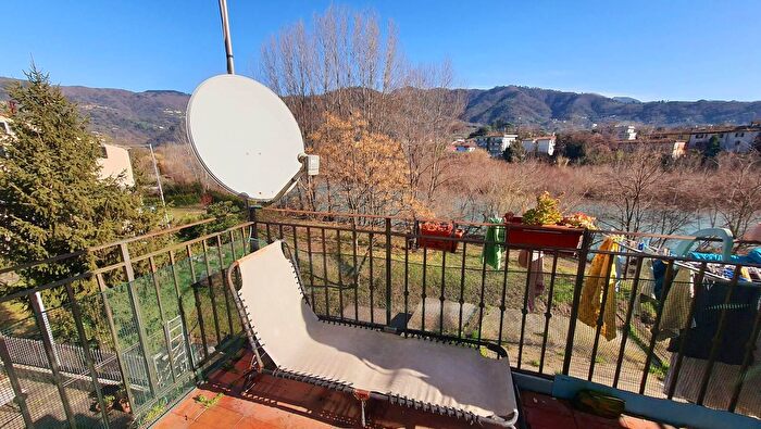 Appartamento bilocale in vendita in Viale SGemignano, Lucca