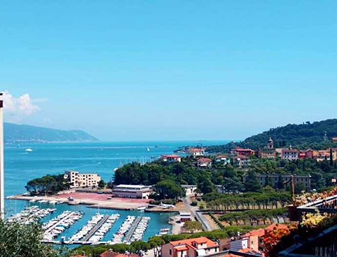 Appartamento con 5 locali in vendita in Viale Nicolò Fieschi, La Spezia