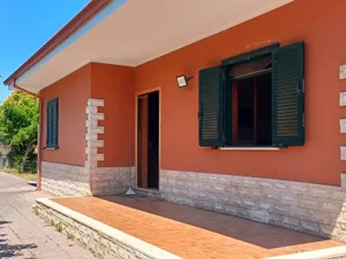 Casa trilocale in vendita in Via Amatore Sciesa, Aprilia