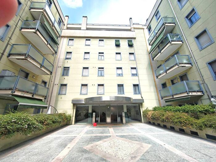 Appartamento monolocale in affitto in Viale Zara, Istria, Milano