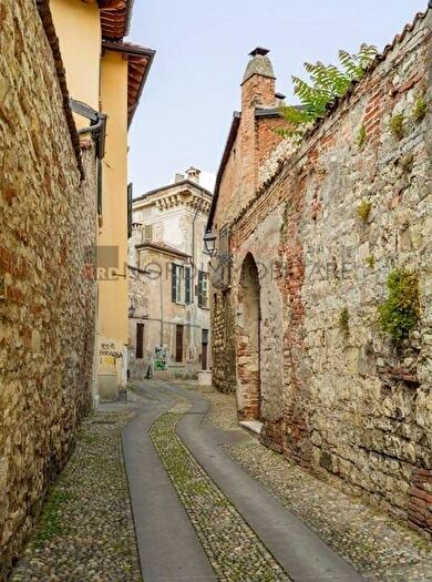 Appartamento bilocale in affitto in Vicolo San Clemente, Castello Via Musei, Brescia