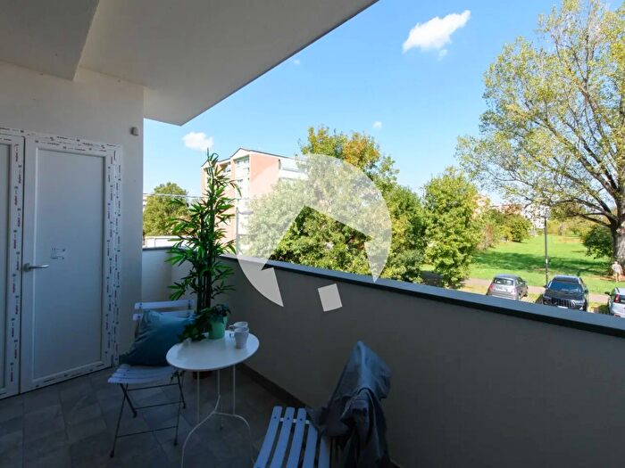 Appartamento trilocale in vendita in Via Daniel Defoe, Reggio Emilia