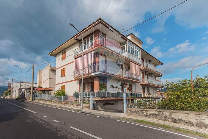 Appartamento con 5 locali in vendita in Via Marina, Fiumefreddo Di Sicilia