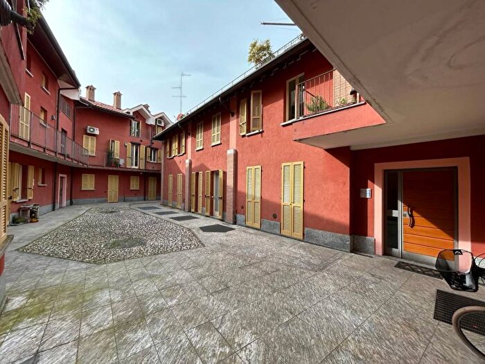 Appartamento bilocale in affitto in Via della Madonna, Oreno Velasca, Vimercate