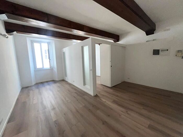 Appartamento trilocale in affitto in Via Francesco Crispi, Roma