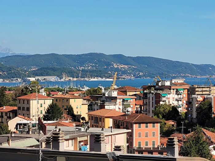 Appartamento trilocale in affitto in La Spezia