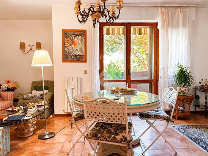 Appartamento con 5 locali in vendita in Via Giuseppe Orosi, Livorno