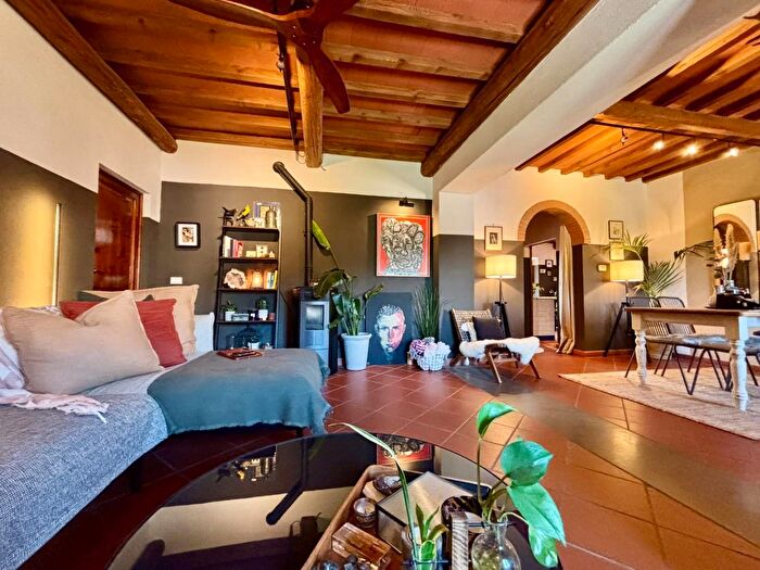 Appartamento con 7 locali in vendita in Chianni