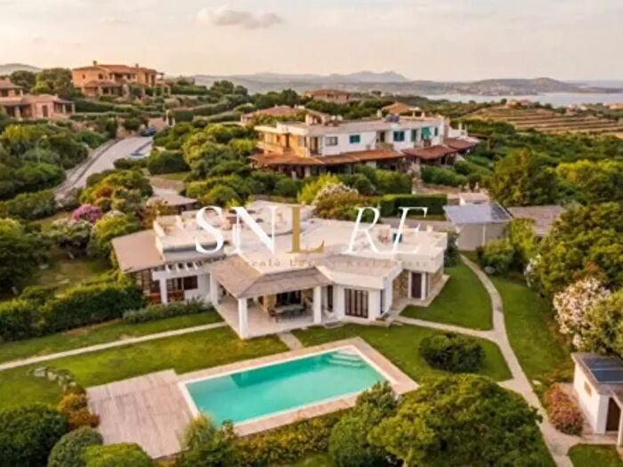 Casa con 6 locali in vendita in Via Sassari, Stintino