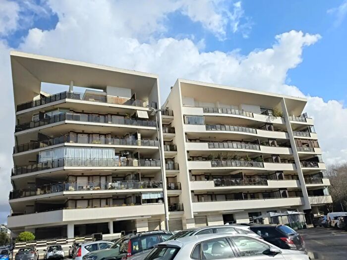 Appartamento con 6 locali in affitto in Via S Maria Stella Evangelizzazione, Roma