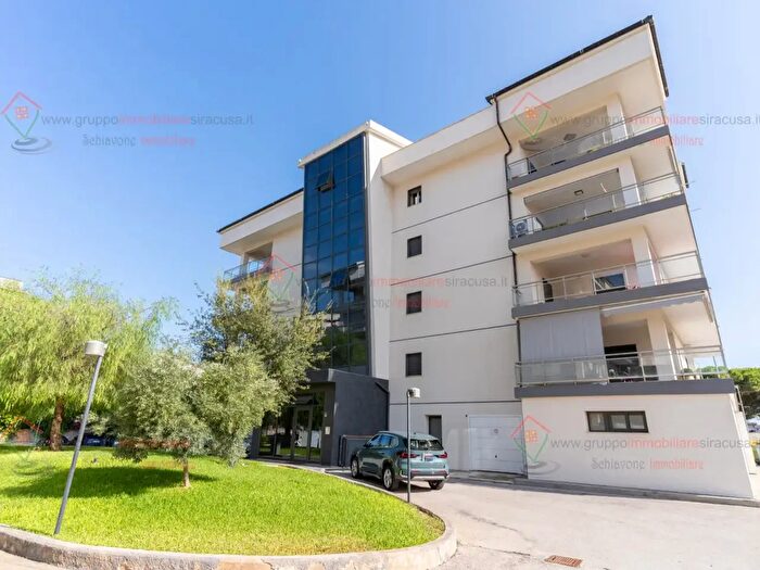Appartamento trilocale in vendita in Siracusa