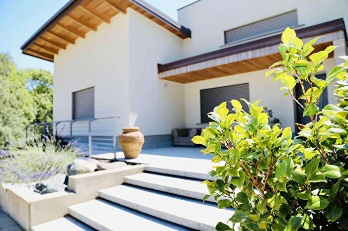 Casa con 8 locali in vendita in Strada Corio a San Carlo Canavese, San Carlo Canavese