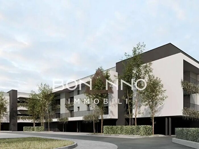 Appartamento con 5 locali in vendita in Piazza Poloni Don Vittorio, Montebelluna