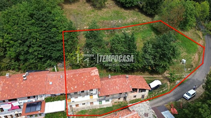 Casa trilocale in vendita in Strada Vallossera, Rocca Canavese