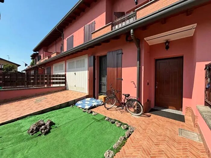 Casa quadrilocale in vendita in Via Roggia Cina, Bubbiano