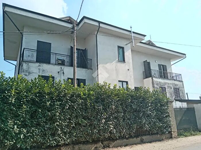 Casa con 15 locali in vendita in Via Quintanello, Vigone