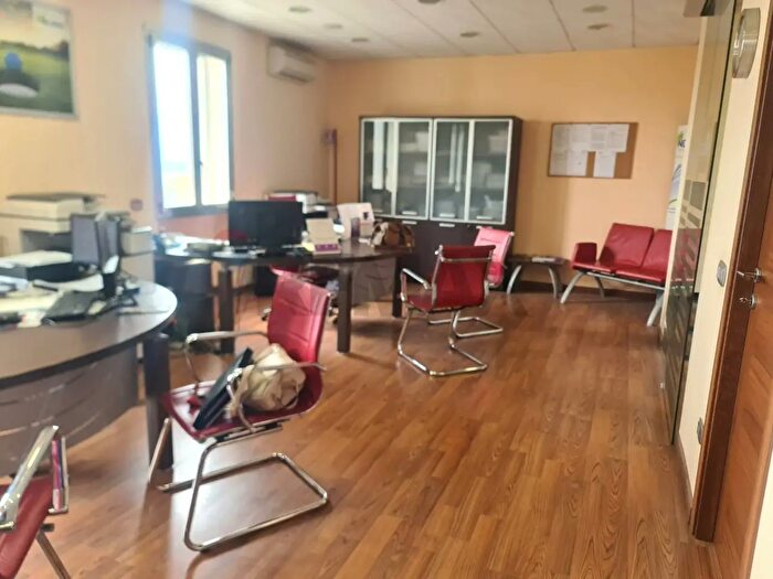 Appartamento con 7 locali in vendita in Via Demostane, Siracusa