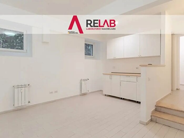 Appartamento quadrilocale in vendita in Via della Mendola, Roma