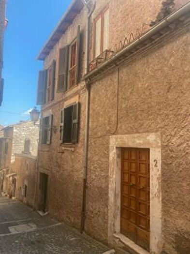 Casa con 6 locali in vendita in Vicolo San Silvestro, Alatri