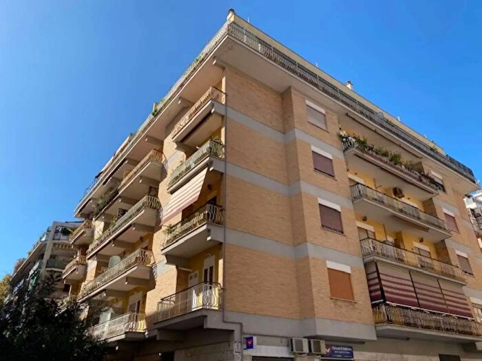 Appartamento trilocale in vendita in Via Marcello Pucci Boncambi Roma, Roma