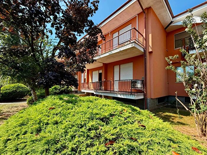 Appartamento trilocale in vendita in Via Giovanni Antonio Molineri Bra, Bra