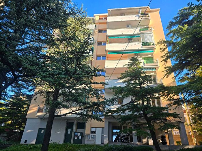 Appartamento quadrilocale in affitto in Via Costalunga, Chiarbola Ponziana, Trieste