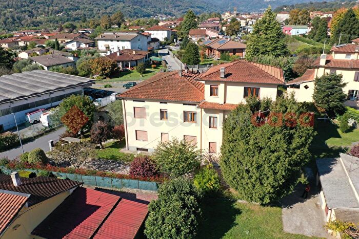 Appartamento con 8 locali in vendita in Via Renaio Piano di Coreglia, Coreglia Antelminelli