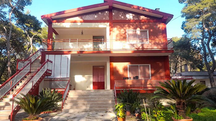 Casa con 14 locali in vendita in Via Oceano delle Tempeste, Castellaneta