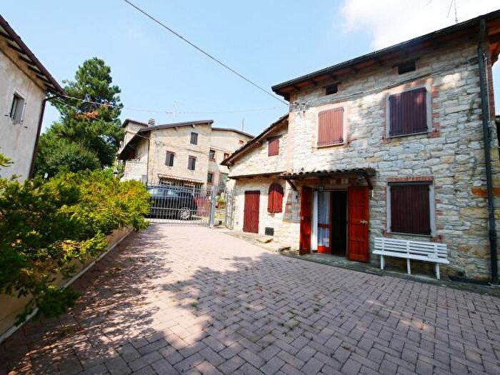 Casa con 5 locali in vendita in Via Faeto, Serramazzoni
