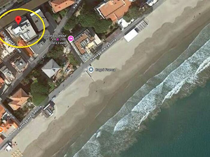 Appartamento trilocale in affitto in Viale Daniel Hanbury, Regione Paradiso, Alassio