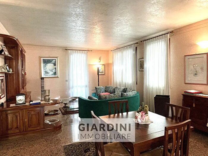 Casa con 6 locali in vendita in Via Venezia, Vigonza