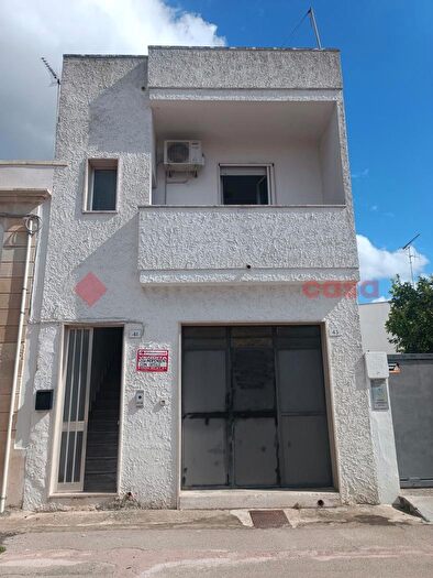 Casa trilocale in vendita in Via Trieste, Uggiano La Chiesa