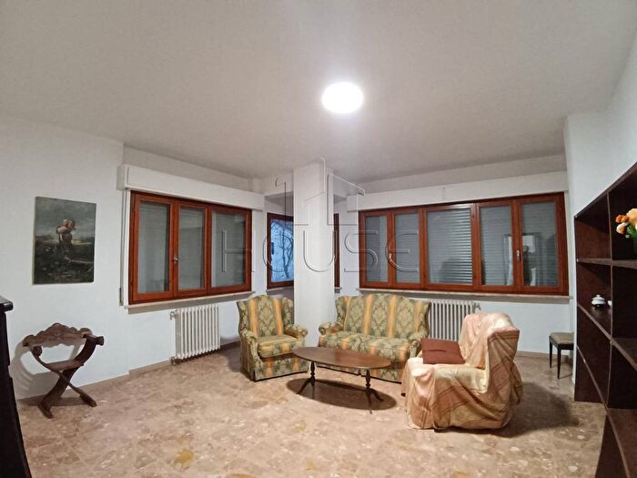 Appartamento quadrilocale in affitto in via Carlo Liviero, Centro, Città di Castello