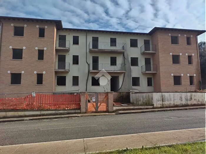 Appartamento trilocale in vendita in Via Albertini, Deruta