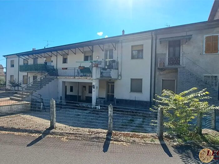 Appartamento con 5 locali in vendita in Via Migliarina, Filattiera