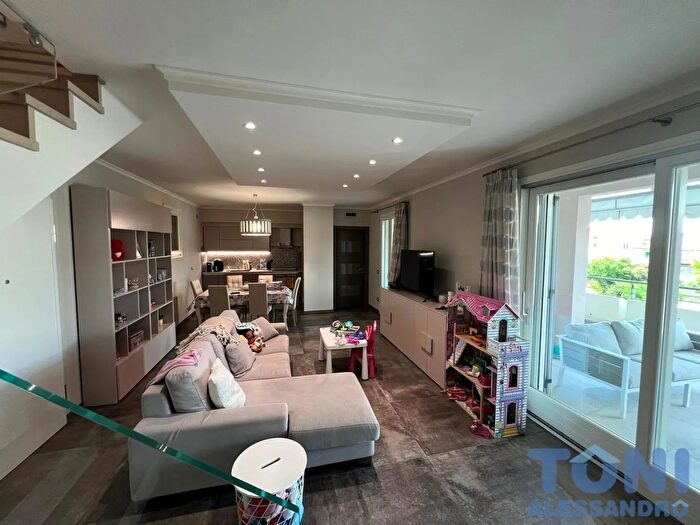 Appartamento con 5 locali in affitto in Empoli