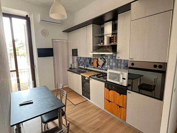 Appartamento trilocale in affitto in Via Alfonso Corti, Città Studi, Milano